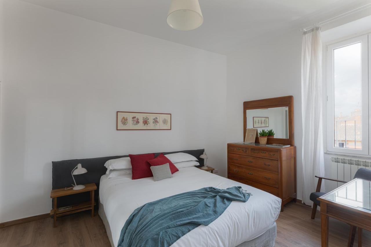 Amazing Penthouse With Terrace And Rooftop In Trastevere ローマ エクステリア 写真