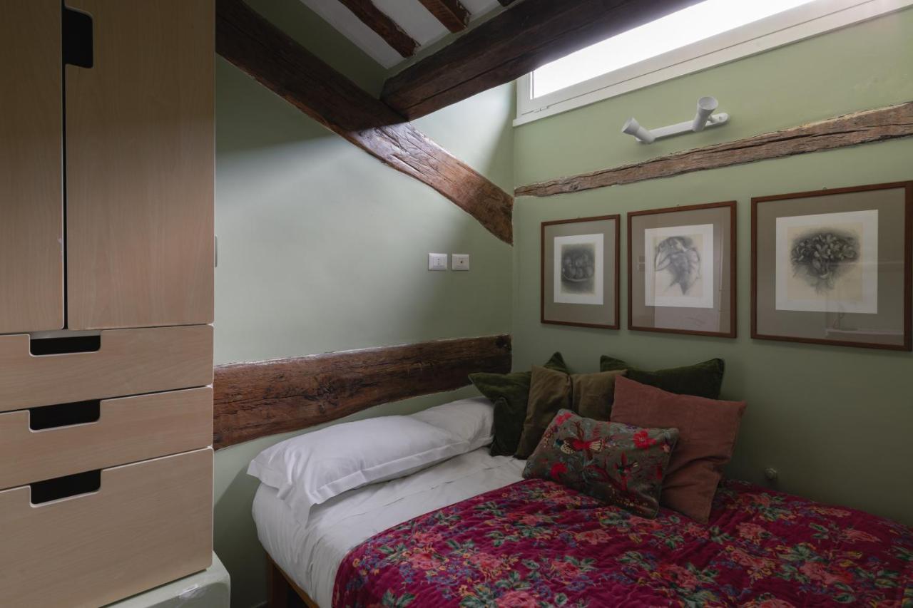 Amazing Penthouse With Terrace And Rooftop In Trastevere ローマ エクステリア 写真