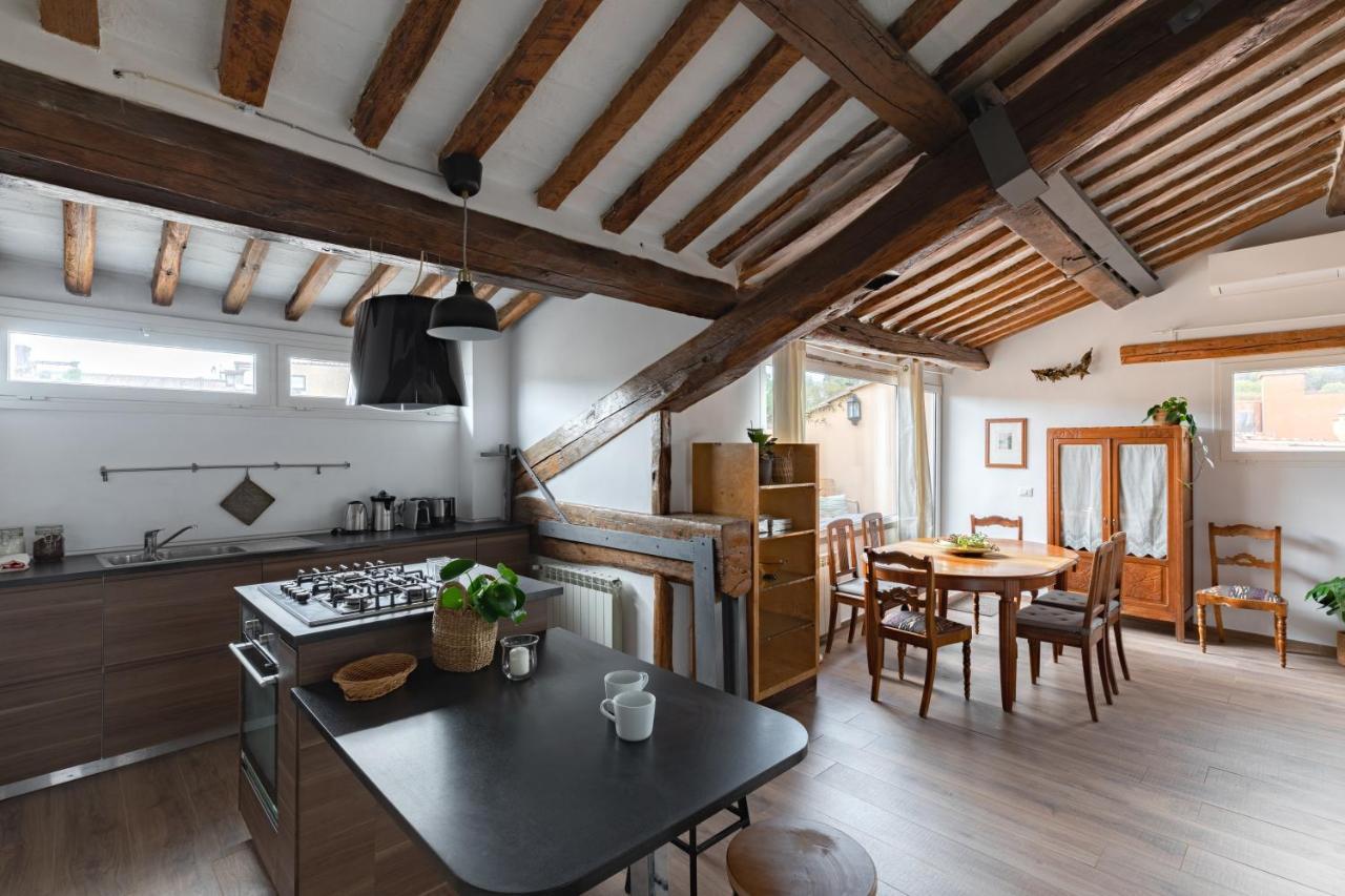 Amazing Penthouse With Terrace And Rooftop In Trastevere ローマ エクステリア 写真